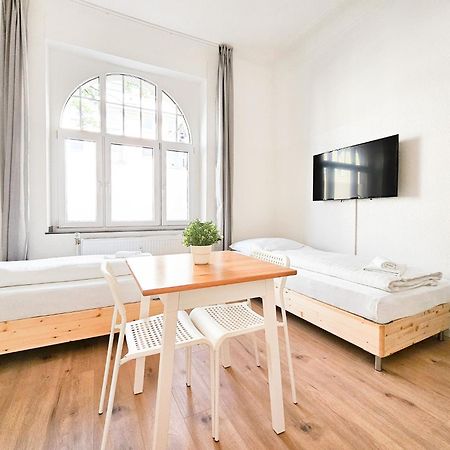 Raj Living - Studio Wohnungen - 15 Min Zur Messe Dus Дюссельдорф Екстер'єр фото
