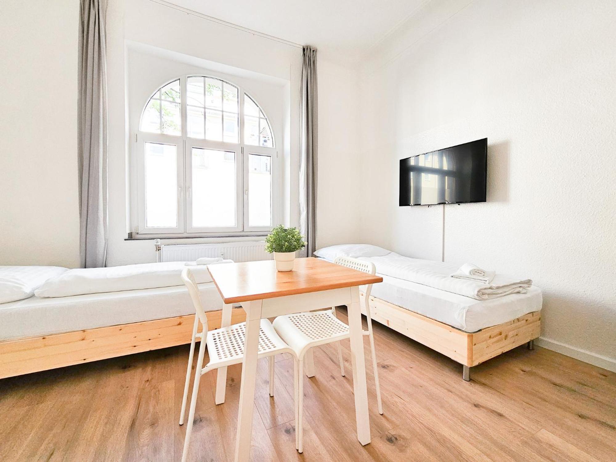 Raj Living - Studio Wohnungen - 15 Min Zur Messe Dus Дюссельдорф Екстер'єр фото