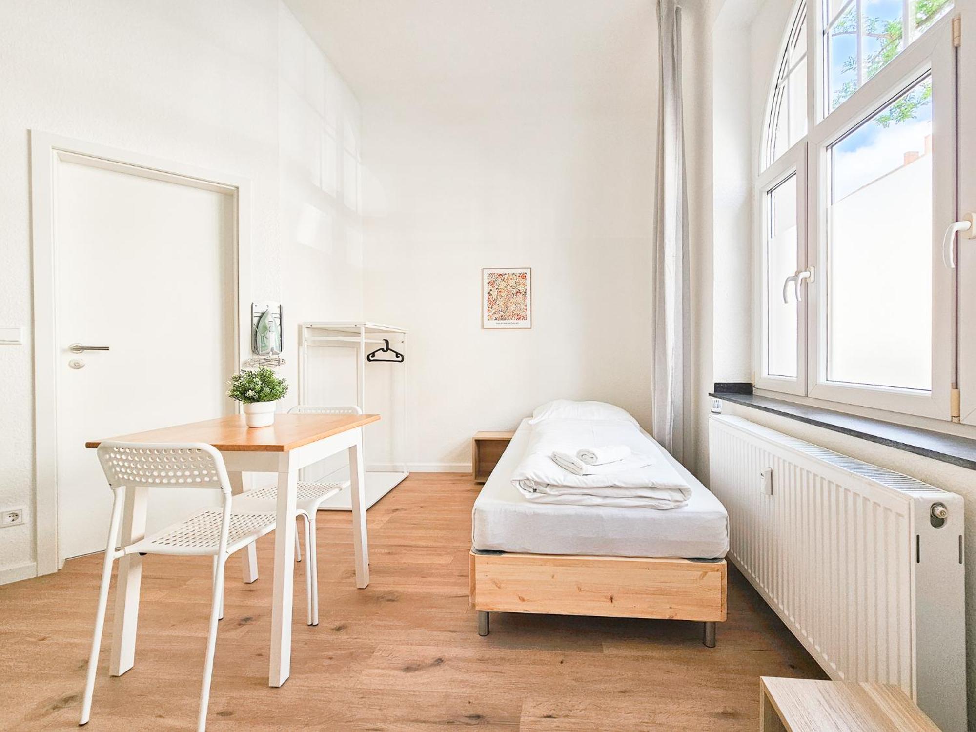 Raj Living - Studio Wohnungen - 15 Min Zur Messe Dus Дюссельдорф Екстер'єр фото
