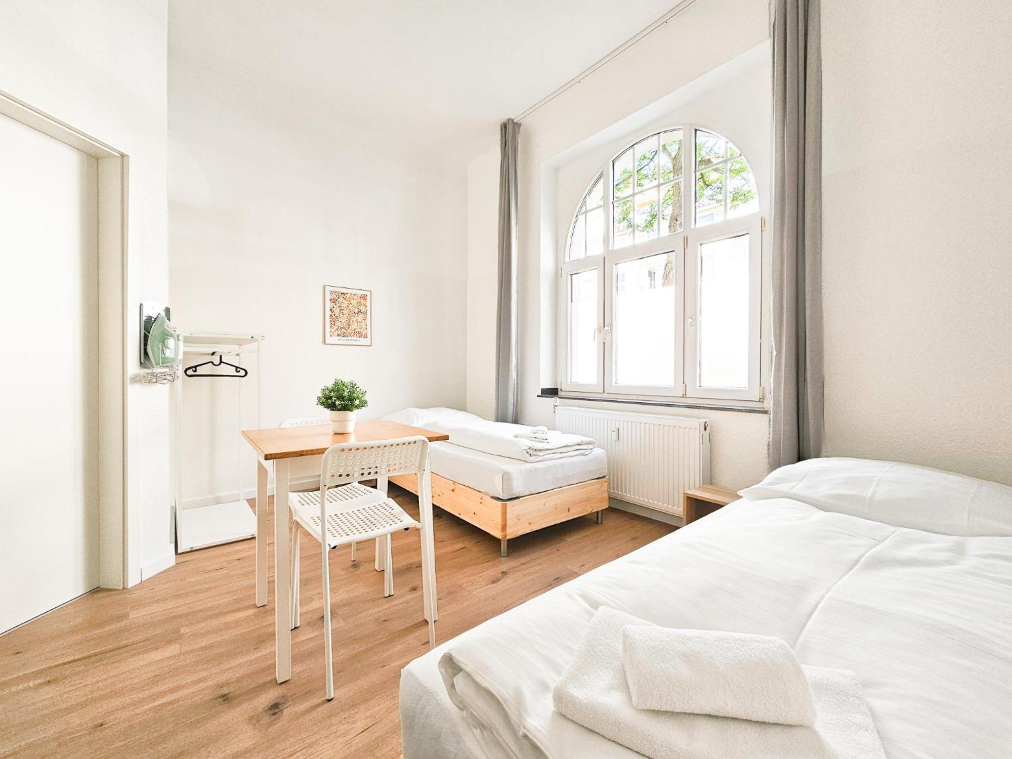 Raj Living - Studio Wohnungen - 15 Min Zur Messe Dus Дюссельдорф Екстер'єр фото